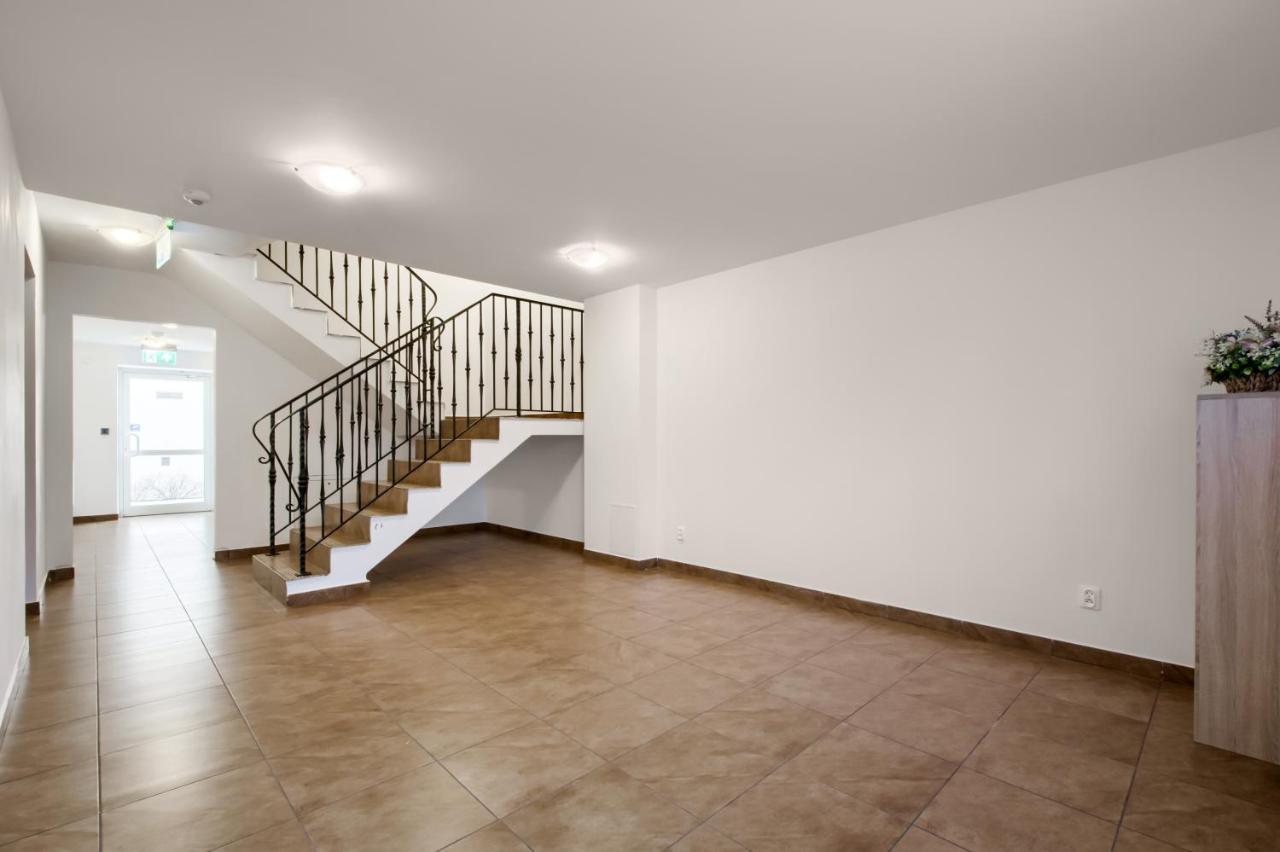 Patra Bed & Breakfast Varşova Dış mekan fotoğraf